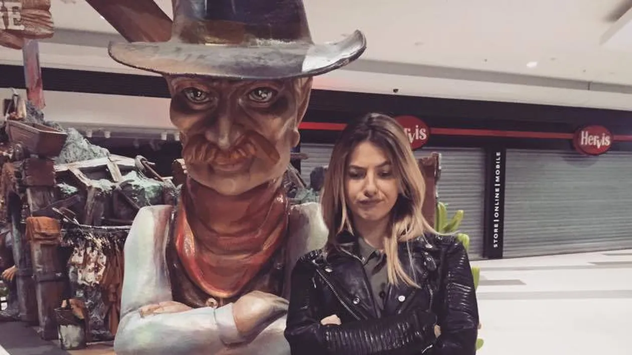 LIDIA BUBLE: ”Suntem sictiriţi”. Cu cine s-a pozat blonda

