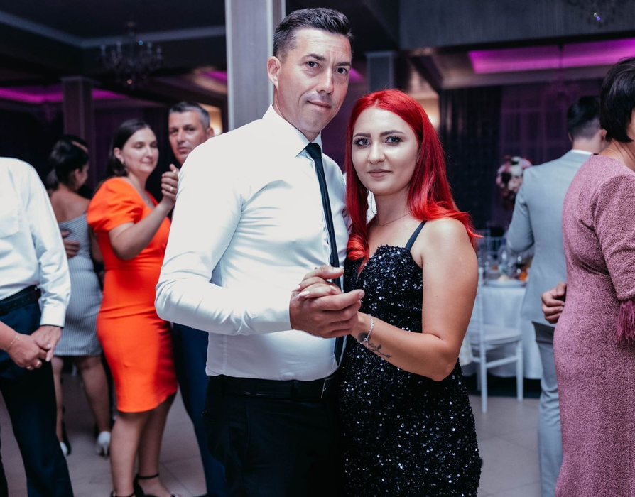După moartea soției sale, Claudiu Bănulescu a rămas singuri cu trei copii foto: Facebook