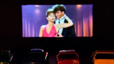 8 filme online de dragoste pe care să le vezi alături de persoana iubită