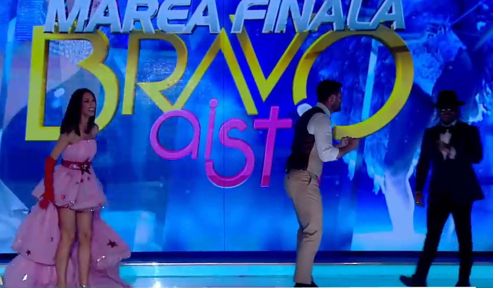 Ilinca Vandici a căzut din picioare, după ce l-a invitat la dans pe Victor Slav: ”A fost ca la lupte greco-romane…”