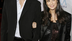 Demi Moore plange din orice