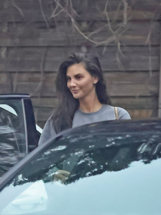 Ramona Olaru nu are o problemă să iasă nemachiată din casă
