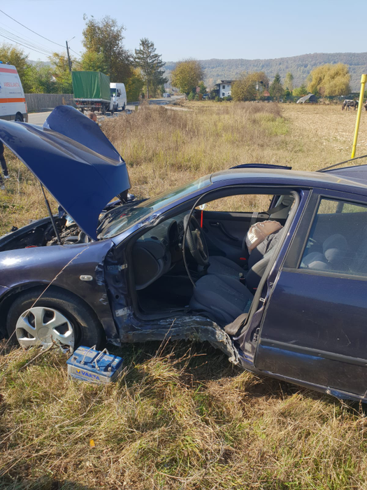 O femeie a ajuns la spital în urma accidentului de la Țițești, Argeș