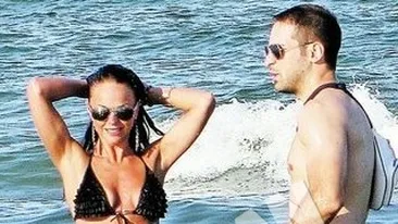 Tudy a facut o fixatie pentru Oana. S-a combinat cu o bruneta care seamana leit cu Zavo