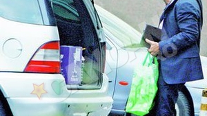 Primarul din Cluj, acuzat de DNA ca facea manevre si cu benzina! Apostu mergea 600 de kilometripe zi cu masina!