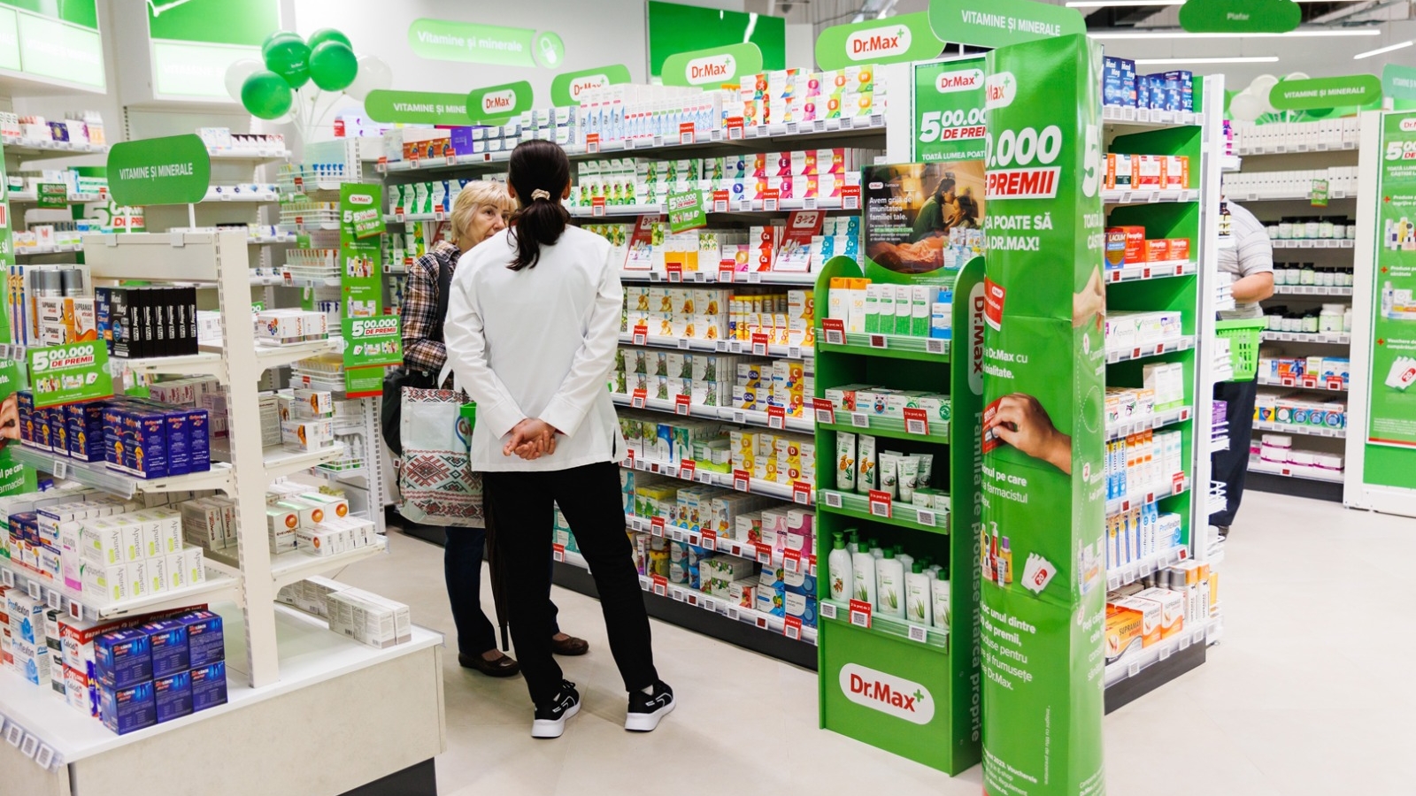 Ce salariu are o farmacistă la Dr. Max, în 2026. Cât primește lunar în funcție de experiență