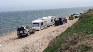 Au baut si "apa de la mustar"! Topul celor mai mari betii de 1 Mai din Mamaia! Fetele le-au luat locul baietii la pahare viteza!