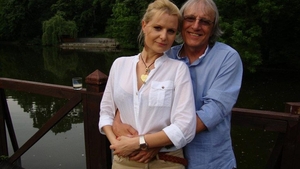 Vești bune despre starea de sănătate a lui Mihai Constantinescu. Simona Secrier: "Face pași mărunți"