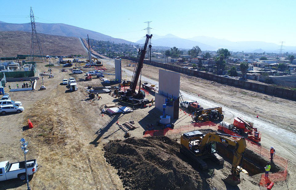 Primele imagini cu zidul lui DONALD TRUMP! Construcţia va fi una masiva şi a fost filmată pe ascuns