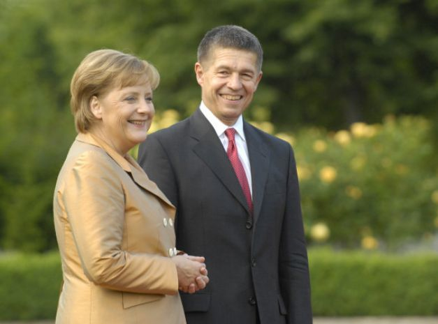 Cine este şi cum arată soţul cancelarului Angela Merkel! Cine se află în spatele celei mai puternice femei din Europa