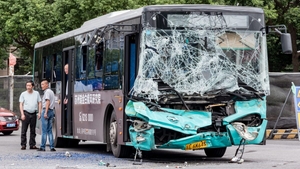 Tragedie de neînchipuit: Zeci de părinți și elevi spulberați de un autobuz, în fața școlii. Durere fără margini