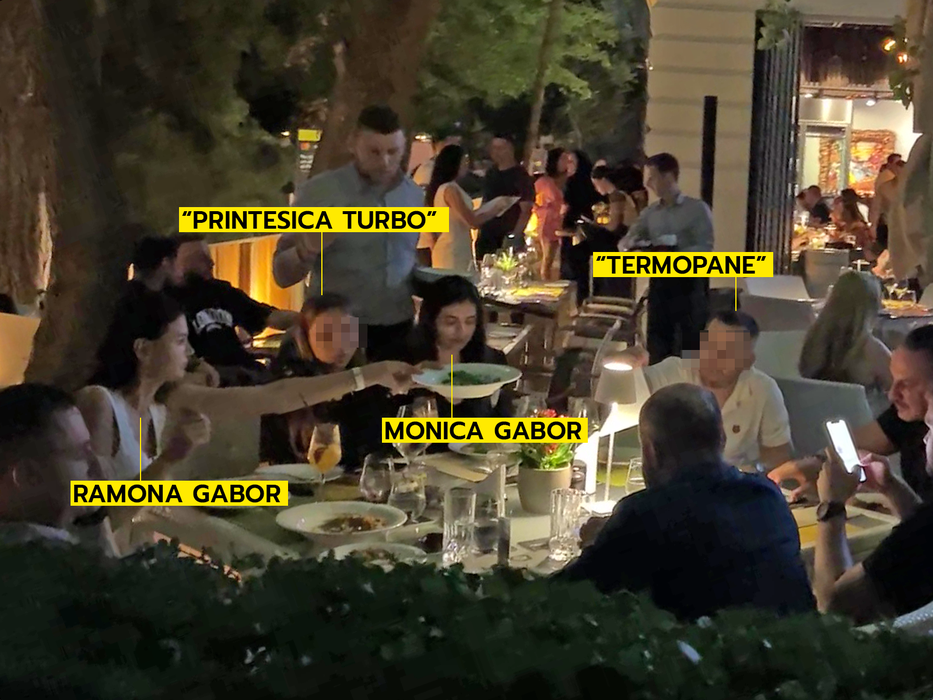 "Calificatele" se bucură de preparatele pe care le-au comandat (Foto: CANCAN.RO)