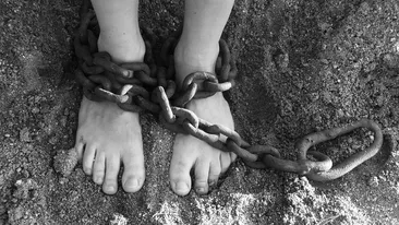 Au trecut 14 ani de la cazul care a oripilat România! Ce s-a întâmplat cu copiii ținuți în lanțuri de părinți