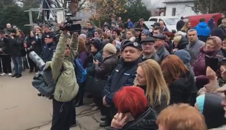 Stela Popescu a fost condusă pe ultimul drum de mii de persoane