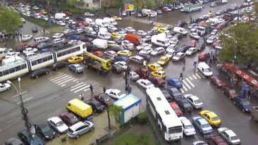 Marturii cutremuratoare facute de soferul purtat pe capota unei masini pe strazile din Capitala: Eu m-am...