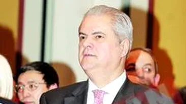 Nastase vrea o lege impotriva raspandacilor