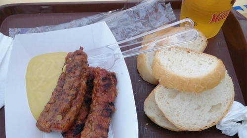 Câți lei a plătit un clujean pentru 3 mici și un pahar de bere, la festivalul Electric Castle