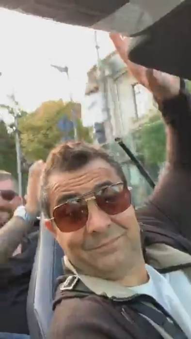 "Escobar de România", la plimbare prin București, în decapotabilă