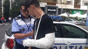 Fiul judecătorilor din Craiova a fost prezentat la mandat. Primele imagini cu tânărul, după accident