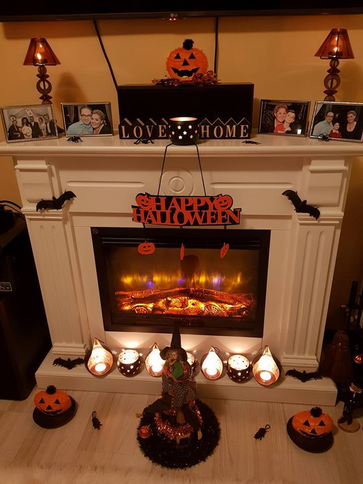 Cum şi-a decorat Minodora casa de Halloween! Imagini de vis