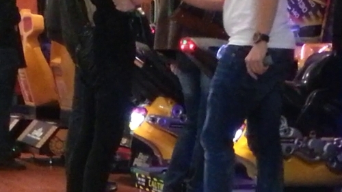 Florin Salam o sa innebuneasca cand o sa isi vada fetita minora facand asta cu un baiat! Publicam in exclusivitate primele imagini
