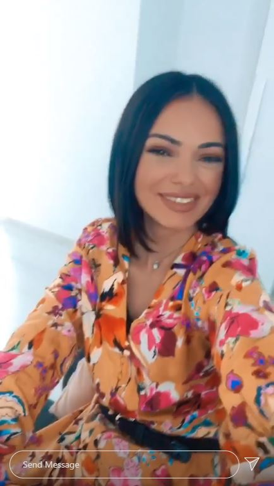 Cosmina Adam este noua asistentă de la Acces Direct! Cu ce s-a ocupat înainte să o înlocuiască pe Emily Burghelea care și-a dat demisia la TV