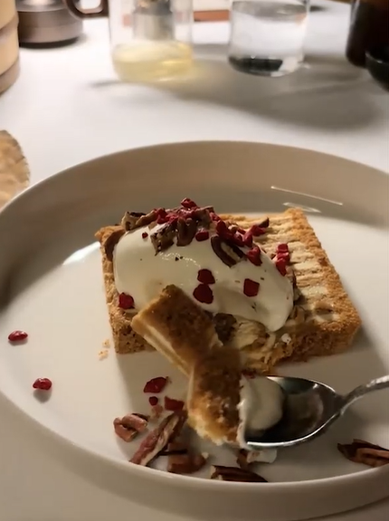 De câți ani se cunosc Irina Columbeanu și Andreea Bostănică, de fapt. Au ieșit la restaurant și șatena a gafat din nou!