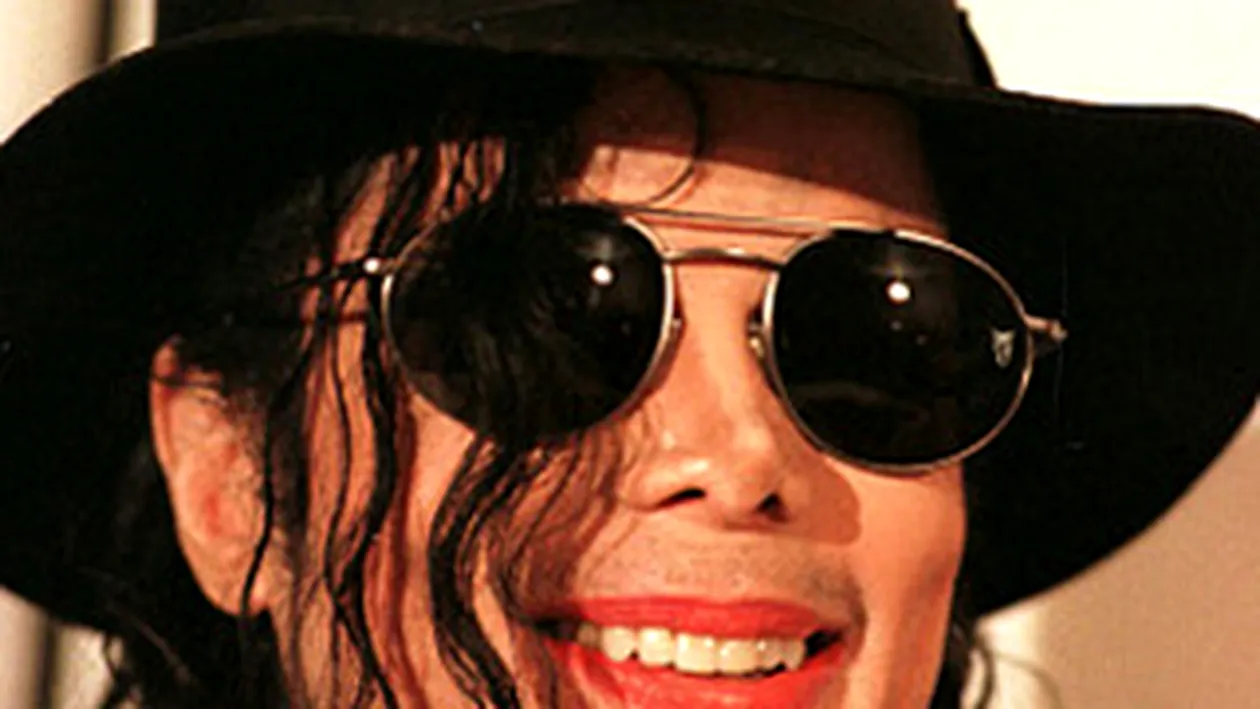 O fotografie cu Michael Jackson faraon a fost vanduta cu 26.000 de euro