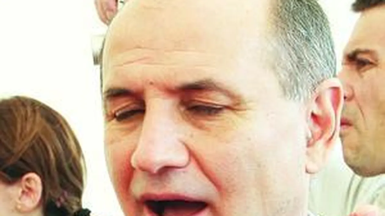 Copos s-a certat cu Taher