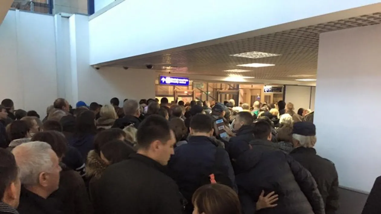 Peste o mie de români au rămas blocaţi în Turcia: „Nu am dormit de frică!“