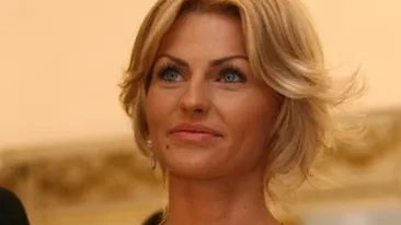 VIDEO L-am filmat in pat cu alta femeie! Fostul amant al Oanei Mares si-a tras o blonda sexy. Vezi ce spune despre ea