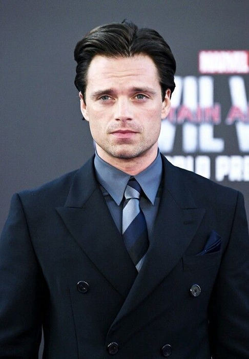 Sebastian Stan va juca rolul lui Luke Skywalker în următorul film “Star Wars”