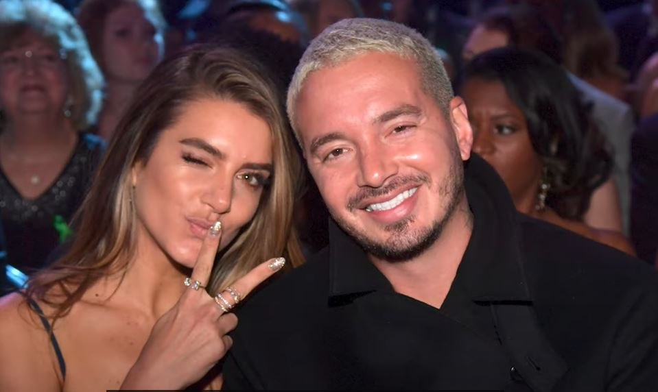 Valentina Ferrer și J Balvin așteaptă primul lor copil: “Se va mări familia”. Blonda, pictorial HOT cu burtica de gravidă la vedere | FOTO & VIDEO