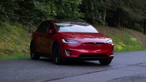 Și-a cumpărat mașină nouă și a doua zi s-a trezit că trebuie să plătească 14.000 de dolari pe reparații! Ce conținea nota de plată