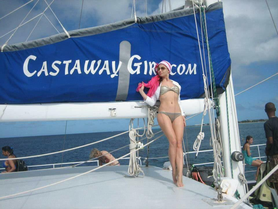 Beatrice în costum de baie