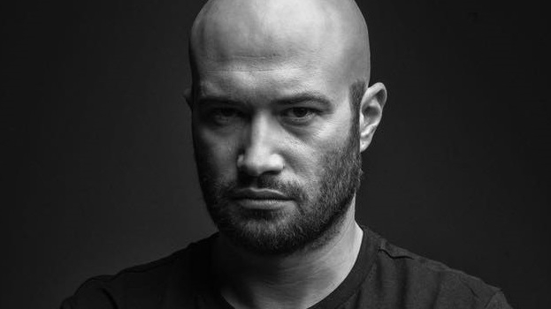 I-au furat identitatea! Mihai Bendeac a trecut la ameninţări: ”Fără dinţi în gură, cu toate degetele fracturate şi cu picioarele rupte”