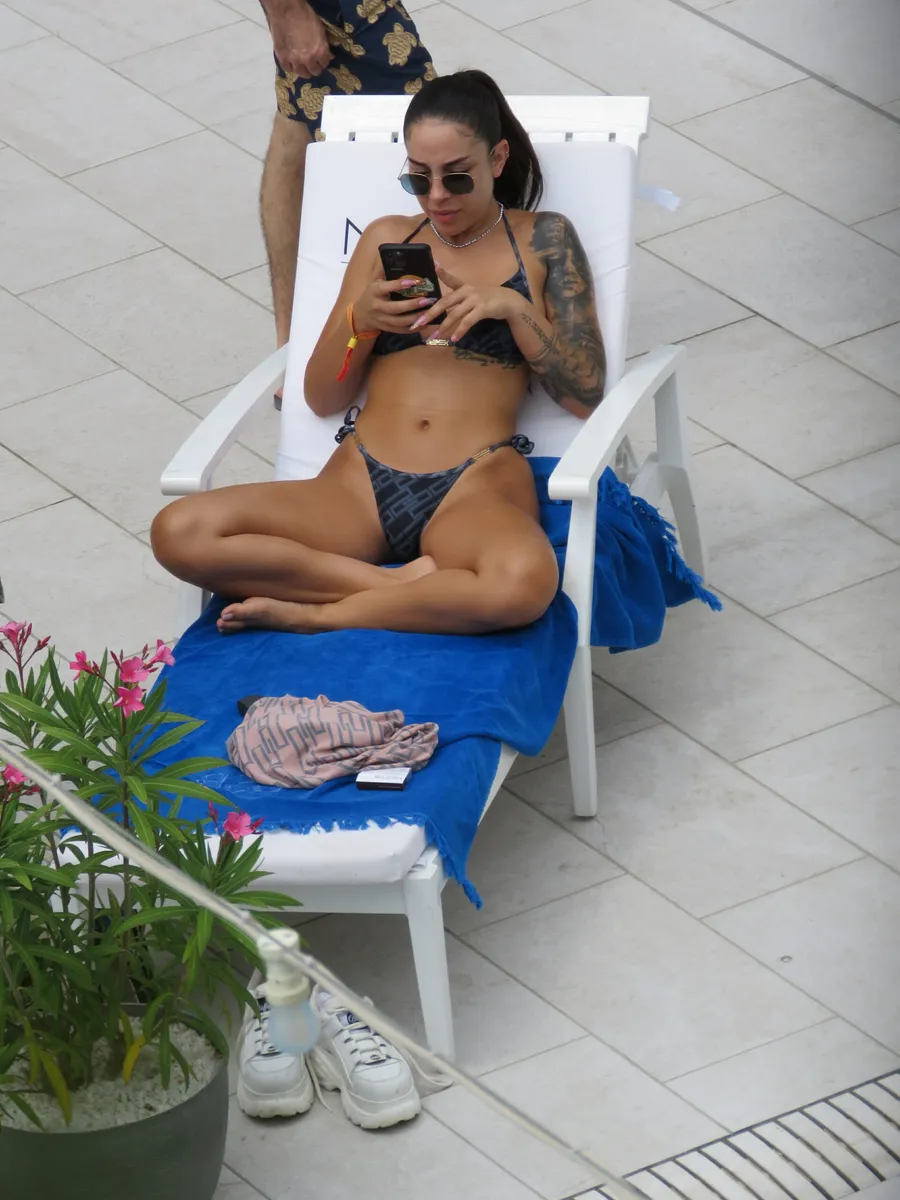 Ștefania s-a purtat ca și cum nimeni nu o vede