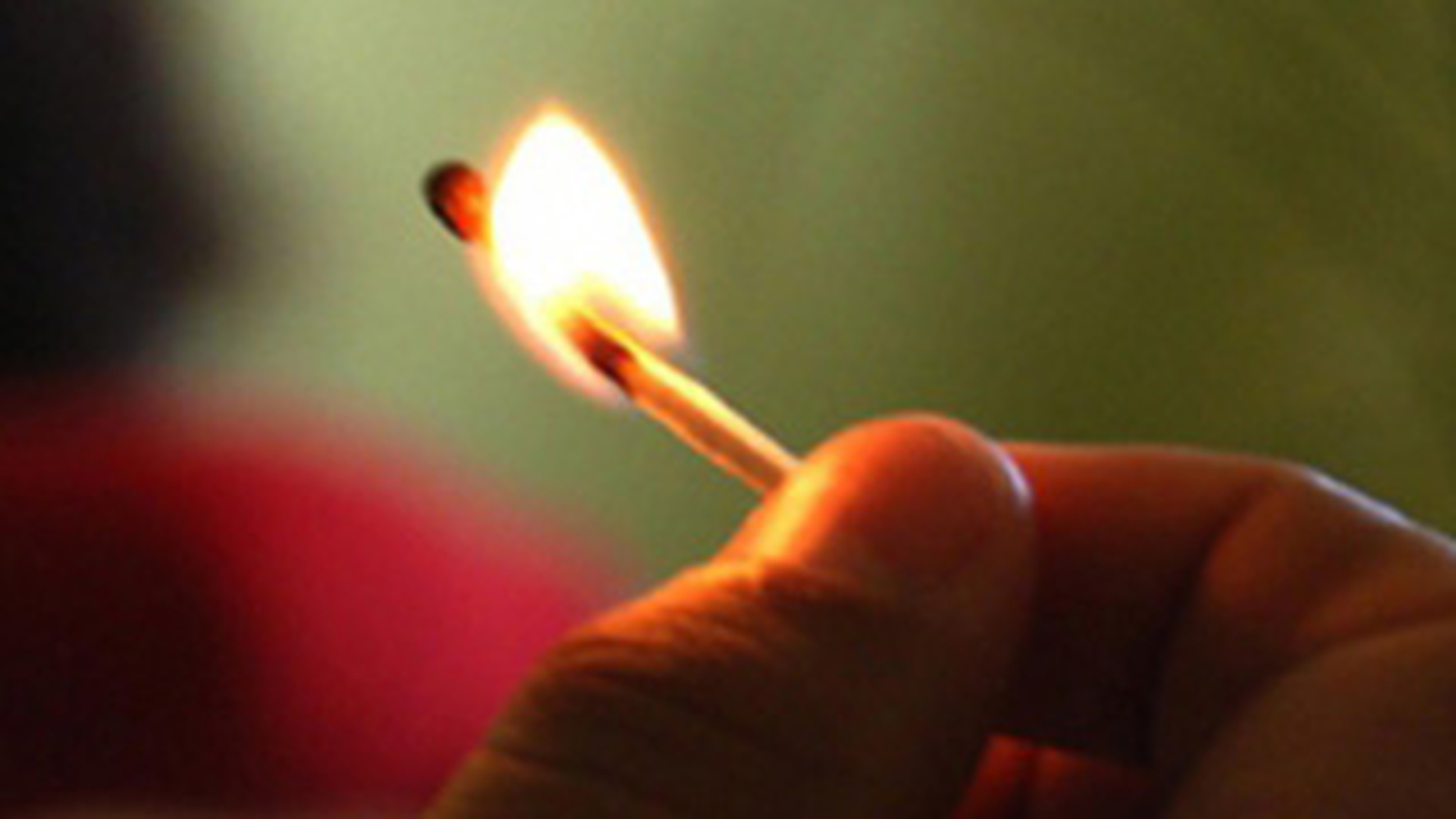Incendiu la Arhivele Nationale! Focul arde mocnit!
