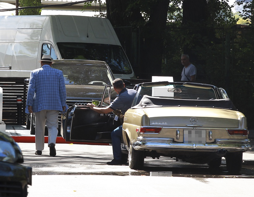 ”Tăticul McDonald’s”, conduce un Mercedes  280 SE de peste 100.000 de euro.
