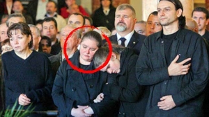 A lăsat o moştenire uriaşă, dar… Banca a executat-o pe văduva poetului Adrian Păunescu!