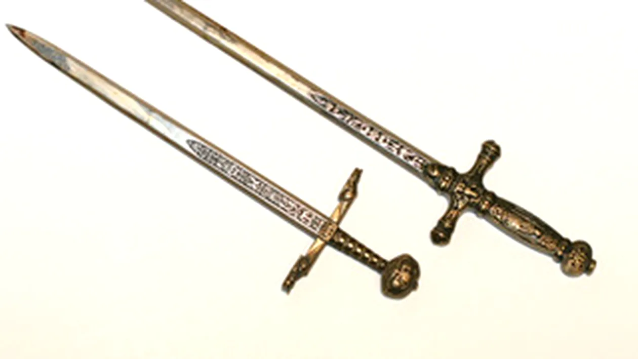 Doua persoane inarmate cu sabii au jefuit o casa de pariuri din Bucuresti!