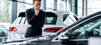 Reguli noi în 2026 pentru tranzacțiile auto. Dacă nu ai Fiscalul de la vânzător, mai poți înscrie mașina pe numele tău?