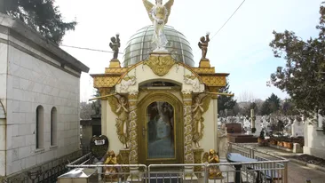 Alarma la cavou! Mama deputatului tiganilor odihneste intr-o “vila” poleita cu aur din cimitirul Ghencea!