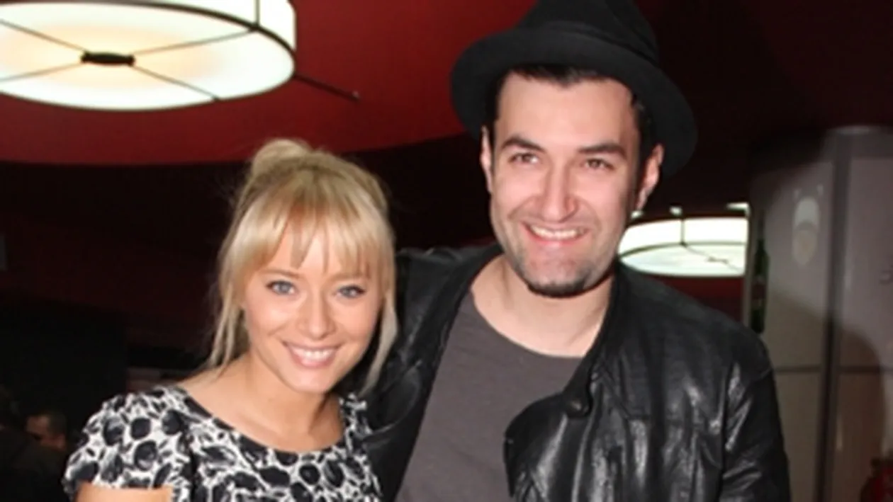 Secretul relatiei? Laura Cosoi si iubitul ei se vad rar! A petrecut patru zile si patru nopti fara Smiley!