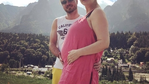 Gabriela Cristea, filmată în piscină de Tavi Clonda înainte cu două luni de a naşte! Prietenii au reacţionat imediat: ”Îl toceşti!”