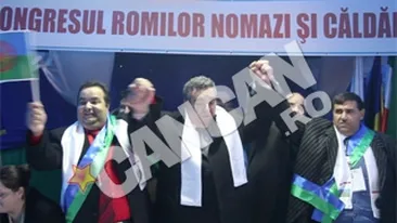 Congres la cort! Uite cum canta regele Cioaba si fiul sau un imn penticostal