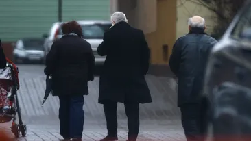 Irinel Columbeanu este un tata model! Insista sa-si ia fetita de la gradinita, dar nu renunta nici la bona!