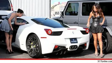 Kim Kardashian si-a luat masina noua! Cum arata minunea de 325.000 de dolari!