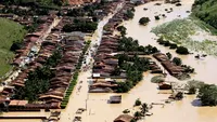 Inundatiile fac ravagii in Romania! O femeie de 100 de ani, blocata in casa!