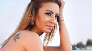 Mama Giuliei Anghelescu nu a primit tocmai bine vestea ca va fi bunica! Uite ce a povestit cantareata!